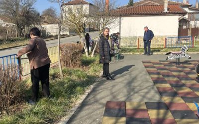 КНСБ в Бургас започна озеленяване на детски площадки